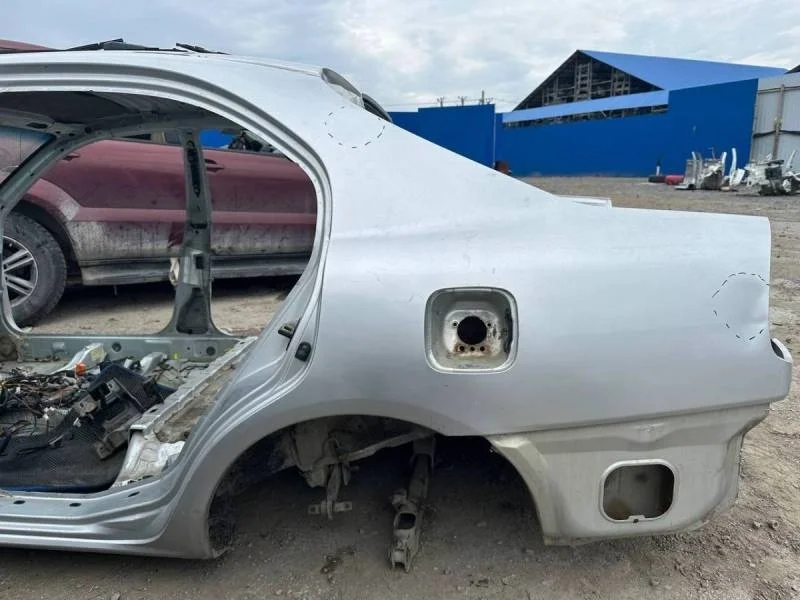 Крыло заднее левое Mitsubishi Carisma (DA) 1995-2004