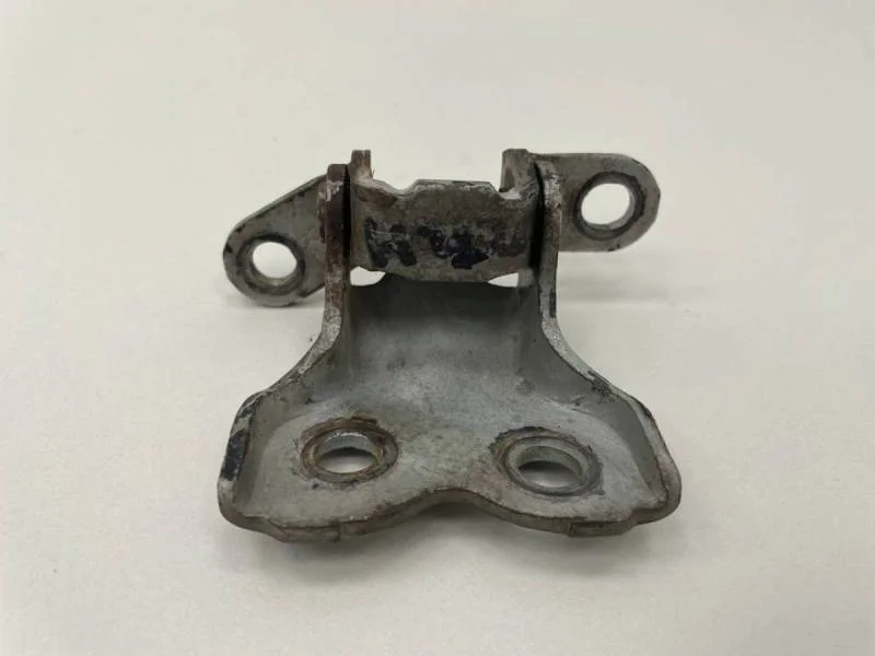 Петля двери передней правой нижняя Toyota Corolla E120 2001-2007