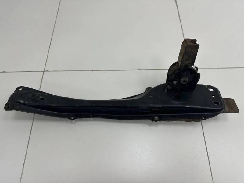 Балка передняя продольная Toyota Corolla E120 2001-2007