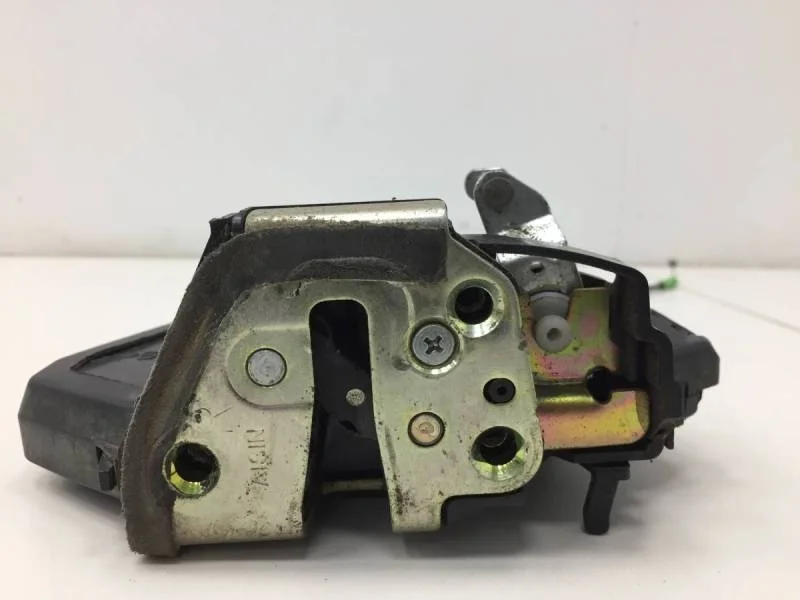 Замок двери задней правой Toyota Land Cruiser Prado (J120) 2002-2009