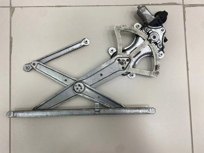 Стеклоподъемник электр. передний правый Toyota Land Cruiser Prado (J120) 2002-2009