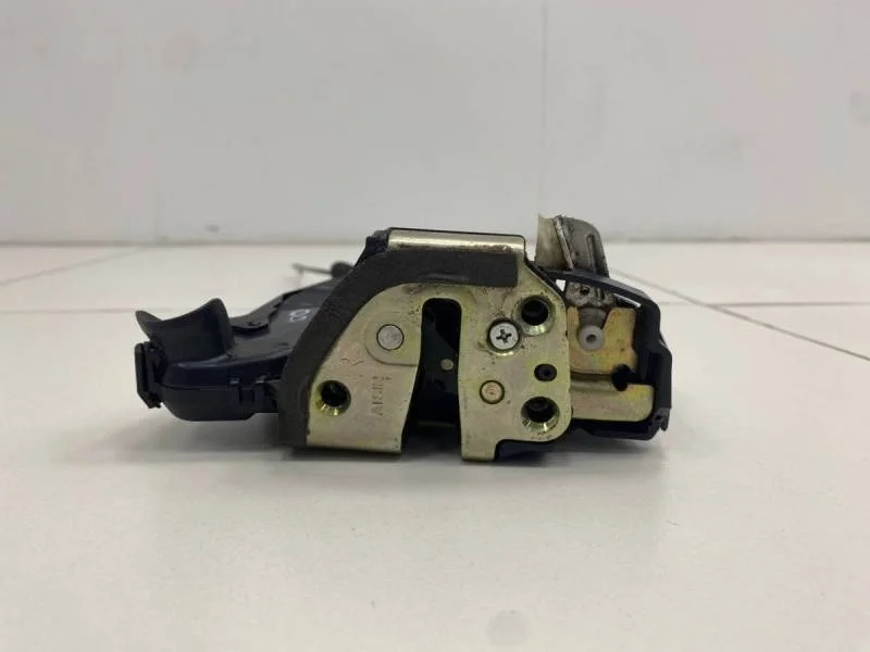 Замок двери передней правой Toyota Land Cruiser Prado (J120) 2002-2009