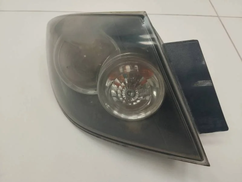 Фонарь задний наружный левый Mazda Mazda 3 (BK) 2002-2009