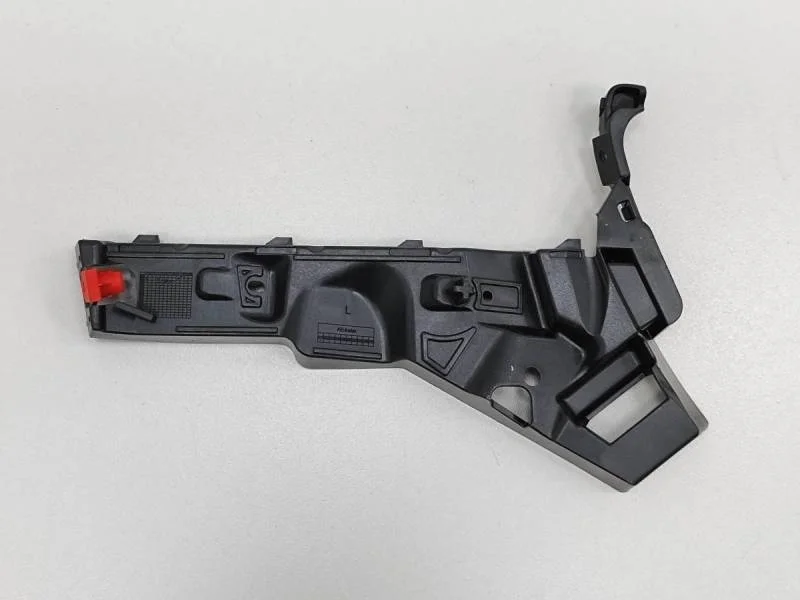 Кронштейн переднего бампера правый Saab 9-5 2001-2005