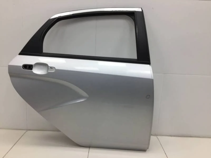 Дверь задняя правая Lada Vesta 2015>