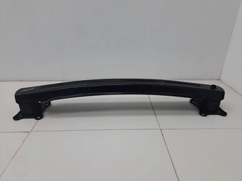 Усилитель переднего бампера Lada Vesta 2015>