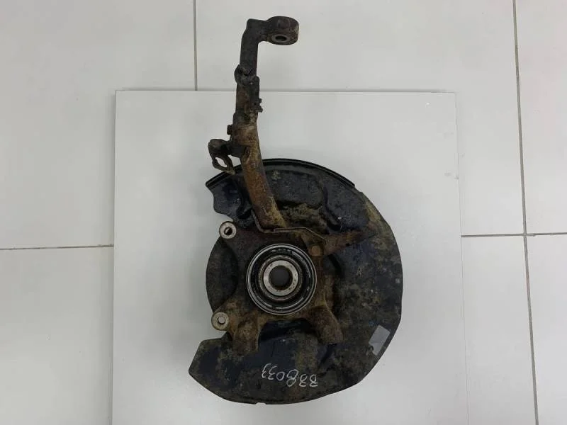 Кулак поворотный передний левый Toyota Land Cruiser Prado (J120) 2002-2009