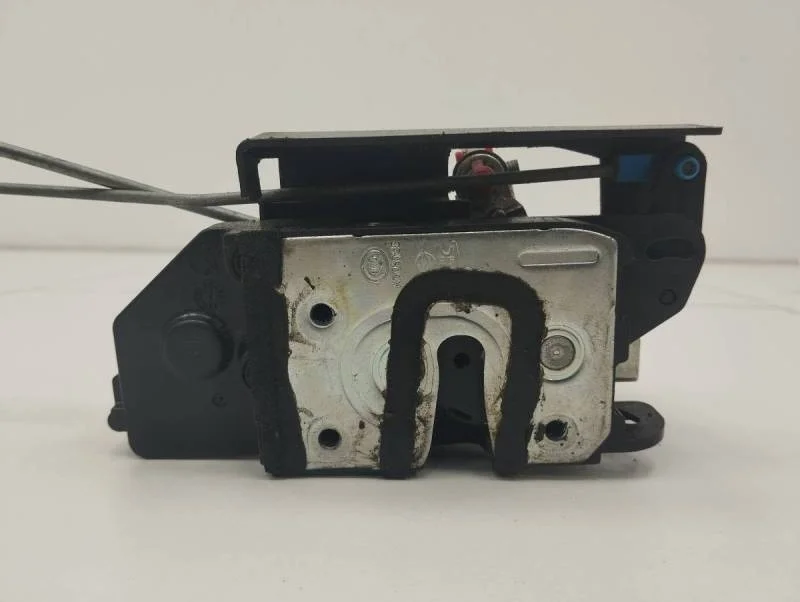 Замок двери передней правой SsangYong Actyon Sport 2006-2012