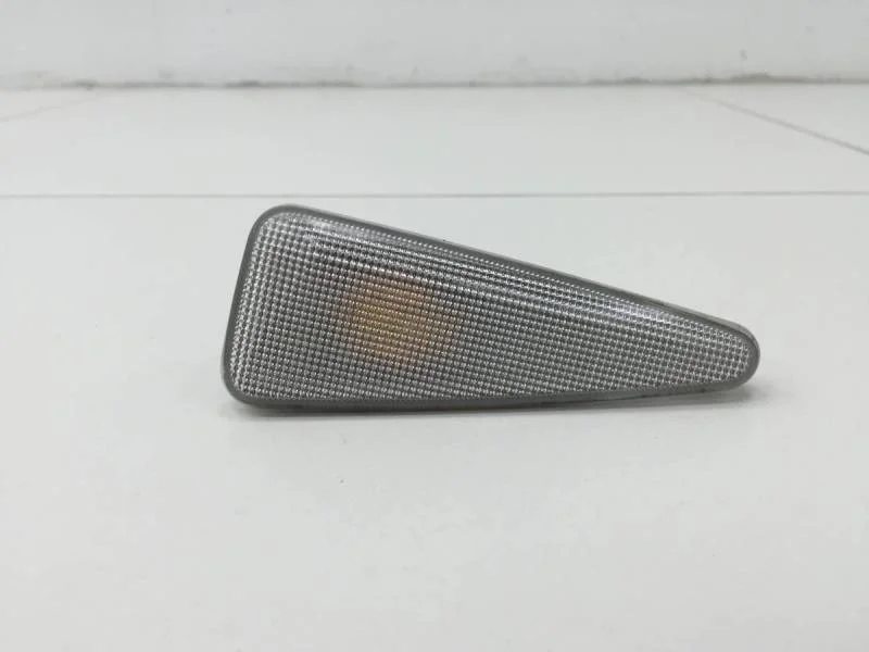 Повторитель на крыло Renault Sandero 2009-2014