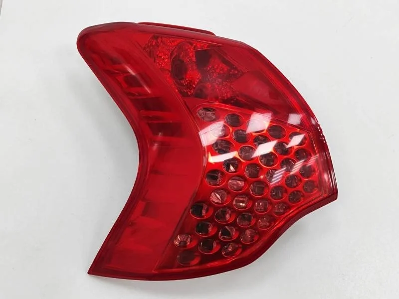 Фонарь задний наружный левый Peugeot 3008 2010-2016