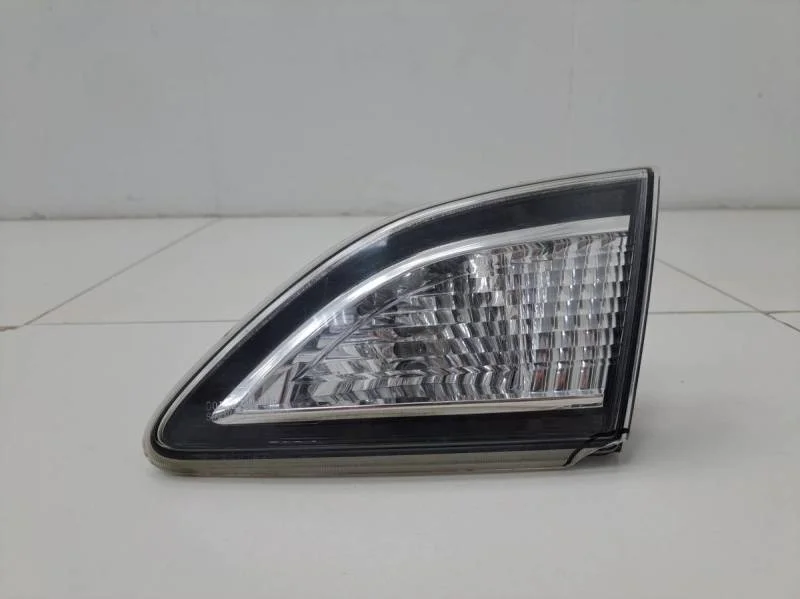 Фонарь задний внутренний правый Mazda Mazda 3 (BL) 2009-2013