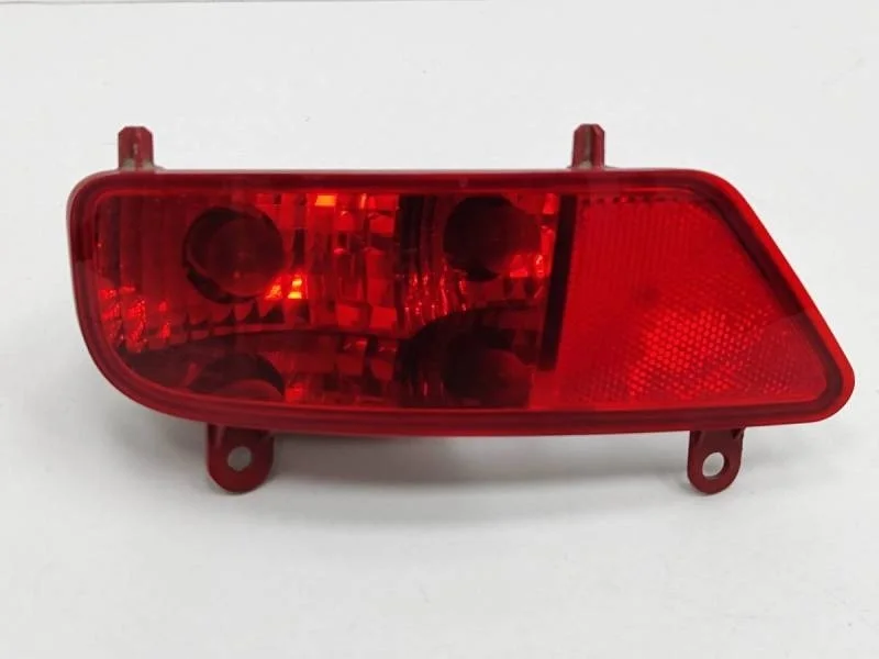 Фонарь задний в бампер левый Peugeot 3008 2010-2016