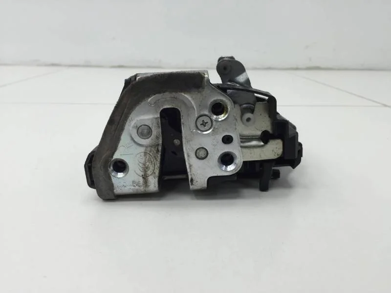 Замок двери задней правой Toyota Camry (V40) 2006-2011