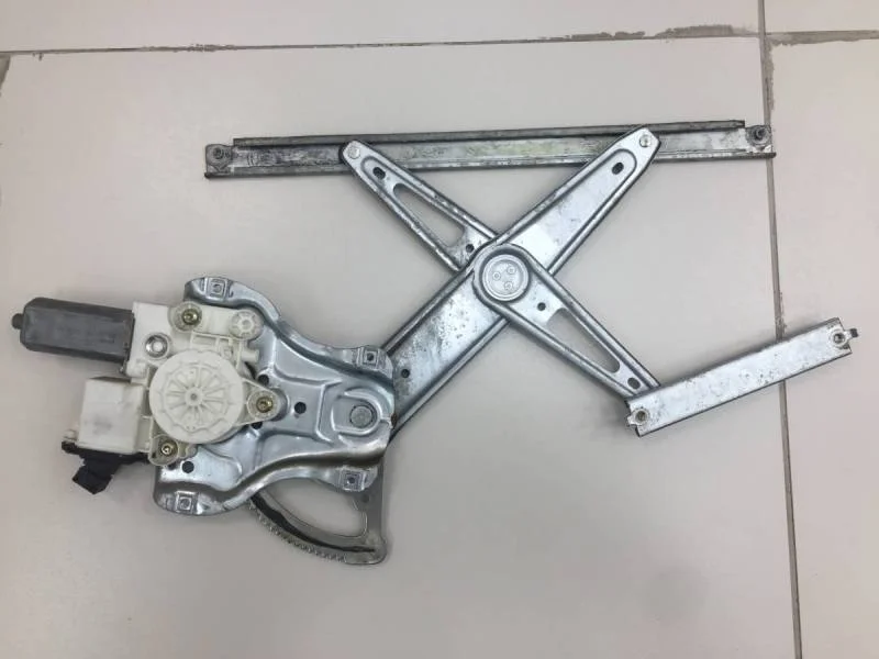 Стеклоподъемник электр. передний правый Toyota Corolla E120 2001-2007