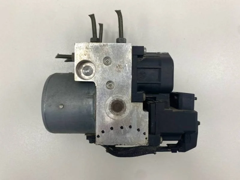 Блок ABS (насос) Toyota Corolla E120 2001-2007