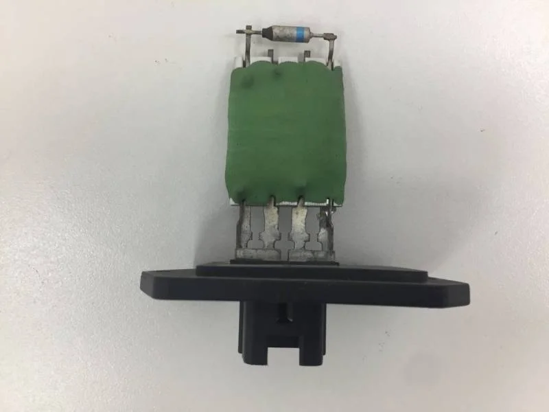 Резистор отопителя Toyota Corolla E120 2001-2007