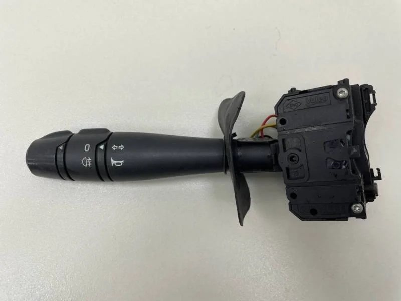 Переключатель поворотов подрулевой Lada Largus 2012>