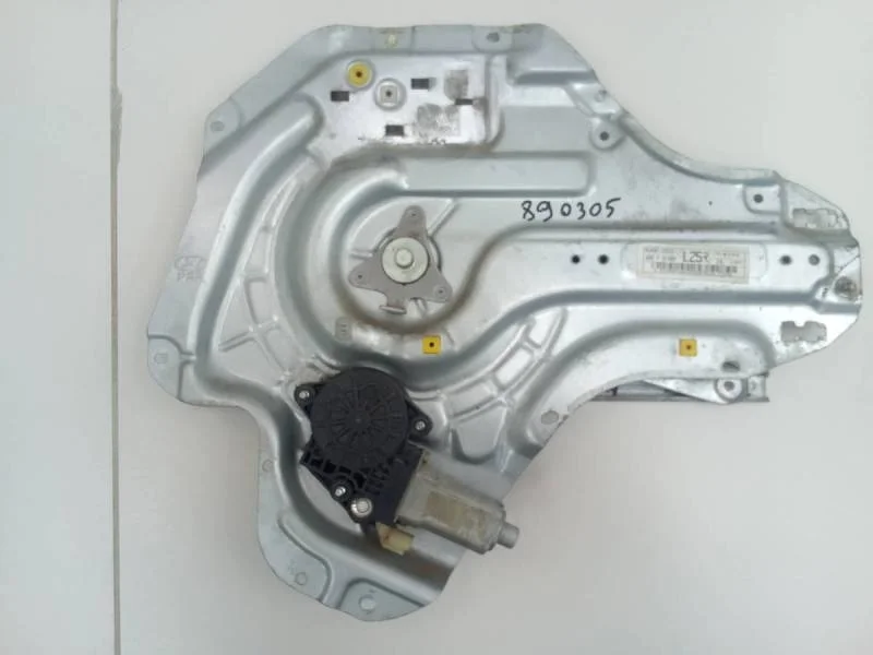 Стеклоподъемник электр. задний правый Hyundai Elantra (XD) 2000-2005