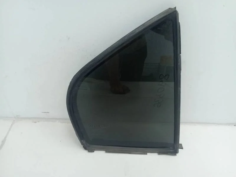 Стекло двери задней правой (форточка) Hyundai Elantra (XD) 2000-2005