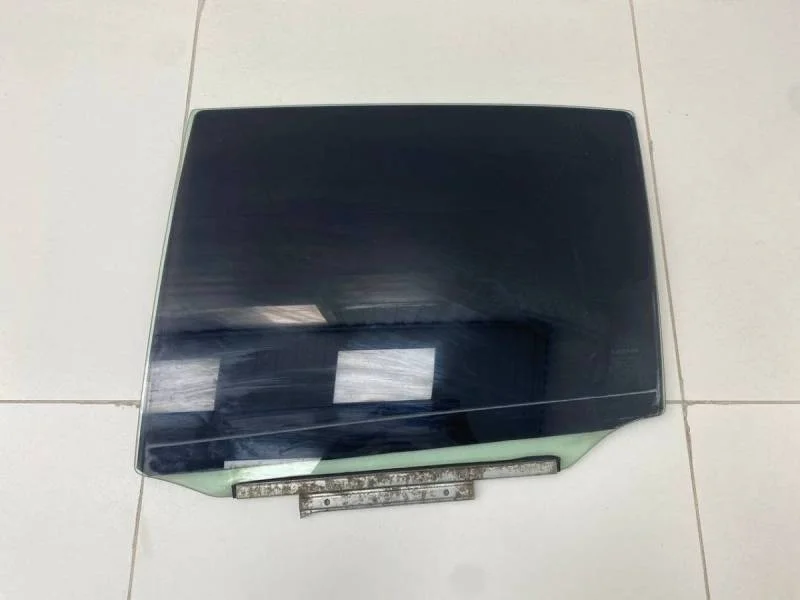 Стекло двери задней левой Lexus RX 300/330/350/400h (XU30) 2003-2009