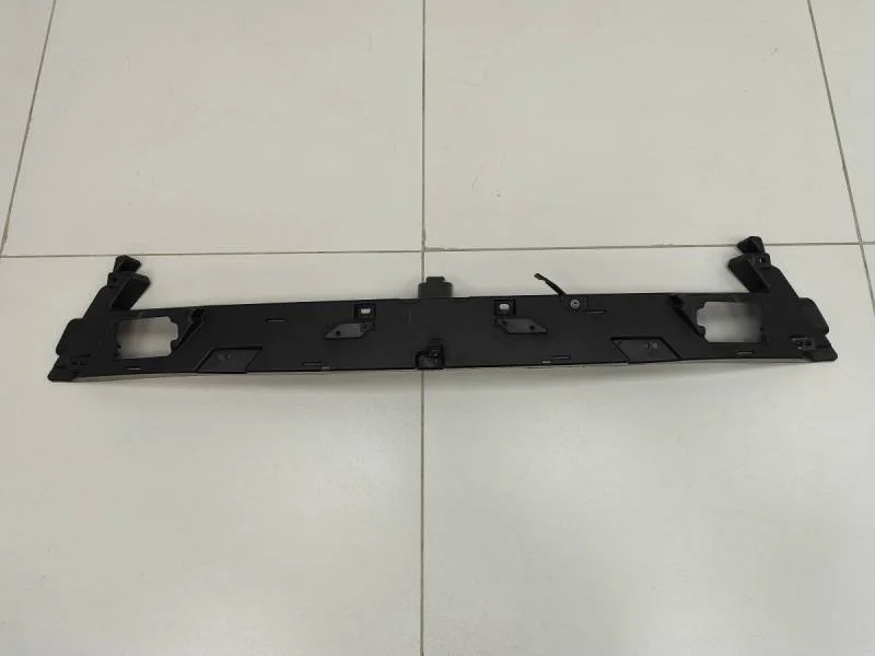 Кронштейн решетки радиатора Lexus LX450D/570 2015>