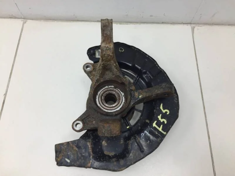 Кулак поворотный передний правый Lexus RX 300/330/350/400h (XU30) 2003-2009