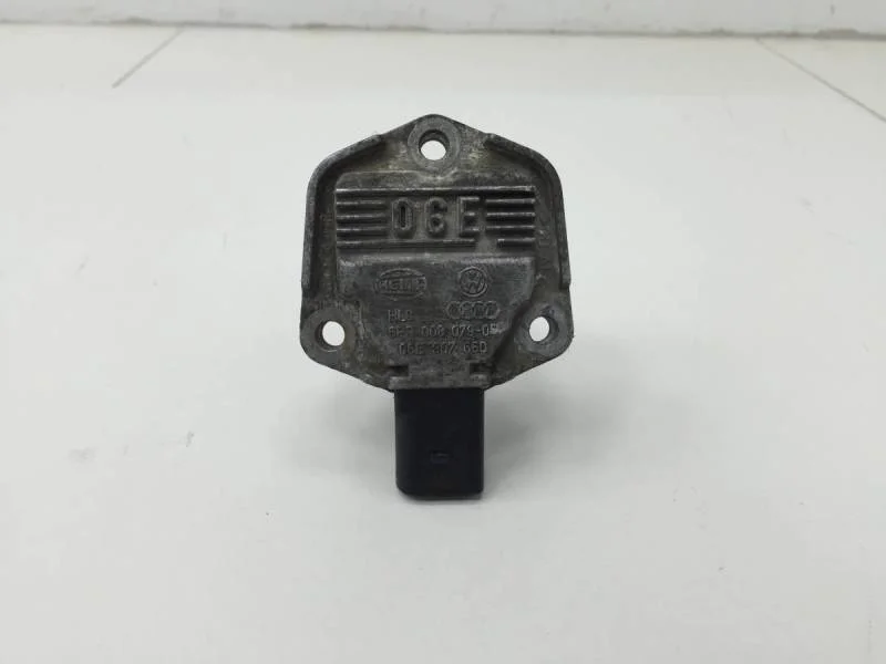 Датчик уровня масла Volkswagen Passat B6 2005-2010