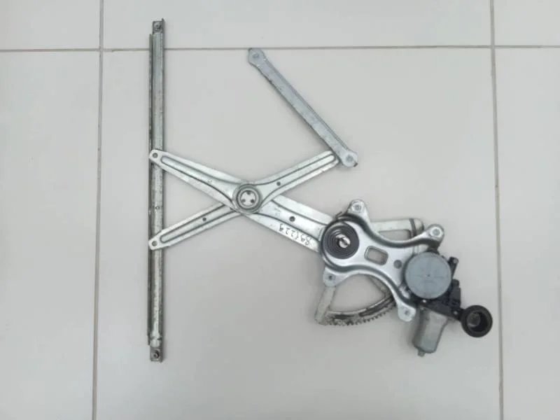 Стеклоподъемник электр. передний правый Lexus RX 300/330/350/400h (XU30) 2003-2009