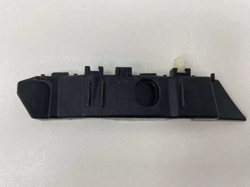 Кронштейн переднего бампера левый Kia Rio 3 (UB) 2011-2017