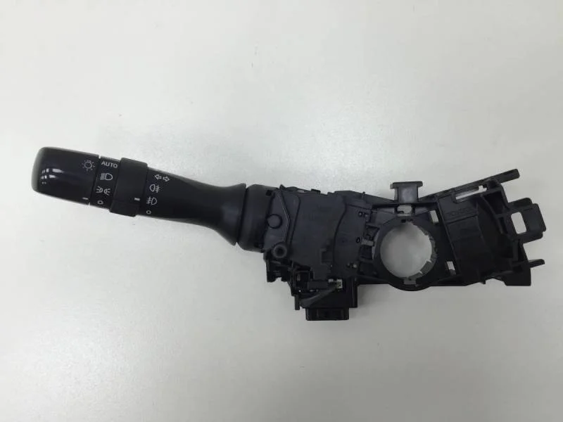 Переключатель поворотов подрулевой Toyota Land Cruiser (J200) 2007-2015