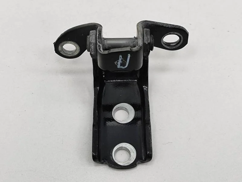 Петля двери задней правой нижняя Toyota Land Cruiser (J200) 2007-2015