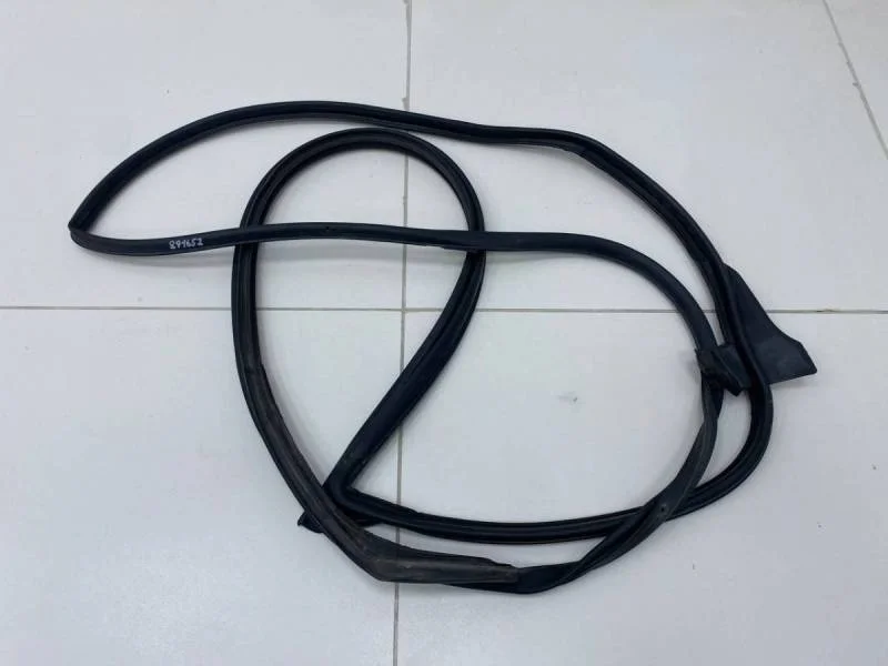 Уплотнитель двери Toyota Land Cruiser (J200) 2007-2015