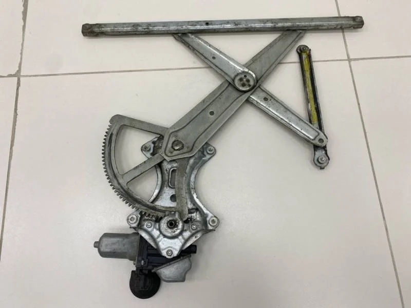 Стеклоподъемник электр. передний левый Toyota Land Cruiser (J200) 2007-2015