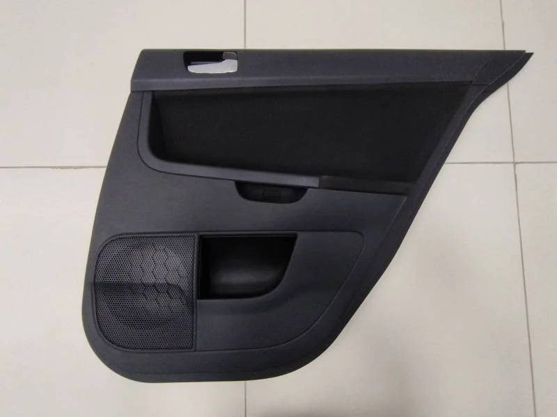 Обшивка двери задней правой Mitsubishi Lancer X (CX, CY)  2007>