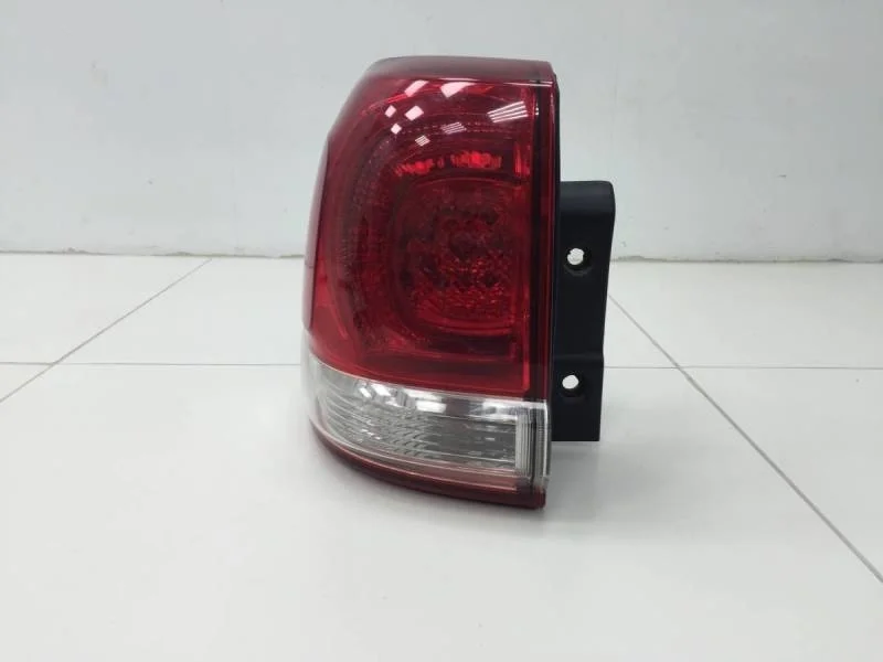 Фонарь задний наружный левый Toyota Land Cruiser (J200) 2007-2015