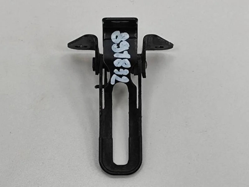 Крючок капота Toyota Land Cruiser (J200) 2007-2015