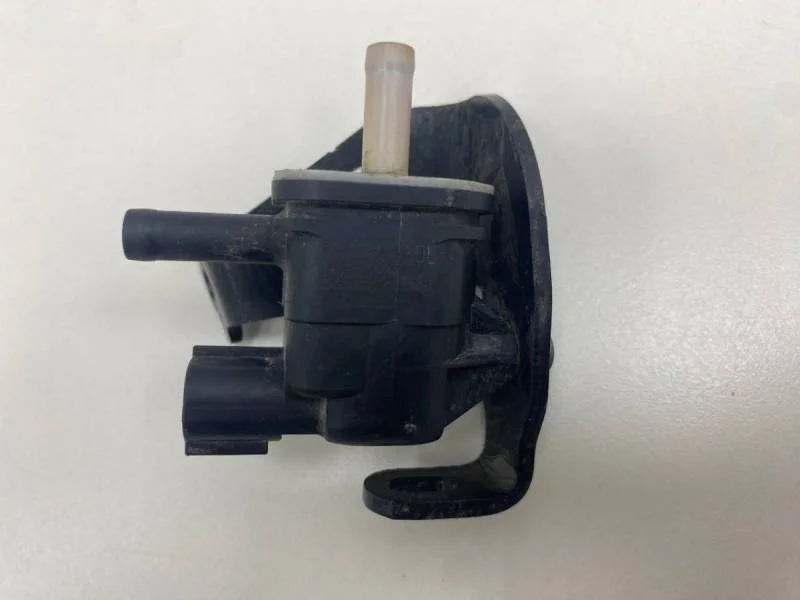 Клапан электромагнитный Lexus RX 300/330/350/400h (XU30) 2003-2009