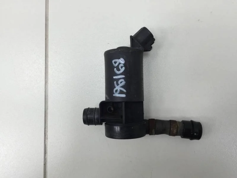 Насос омывателя фар Toyota Land Cruiser (J200) 2007-2015