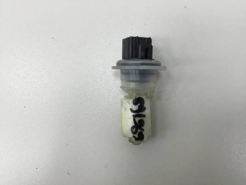 Датчик уровня в бачок омывателя Toyota Land Cruiser (J200) 2007-2015