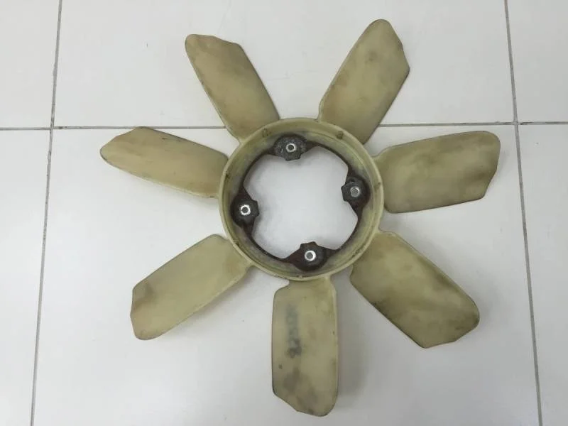 Крыльчатка Toyota Land Cruiser (J200) 2007-2015