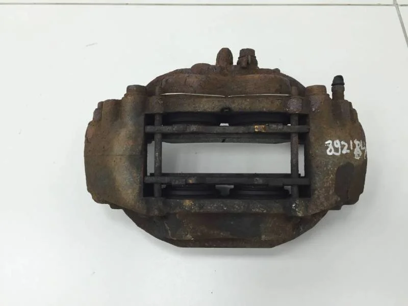 Суппорт передний правый Toyota Land Cruiser (J200) 2007-2015