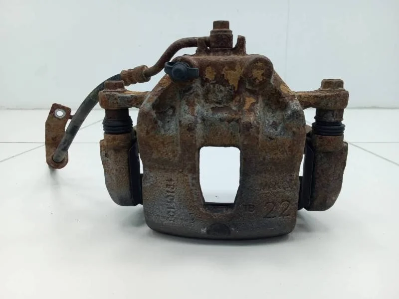 Суппорт передний правый Kia Rio 3 (UB) 2011-2017