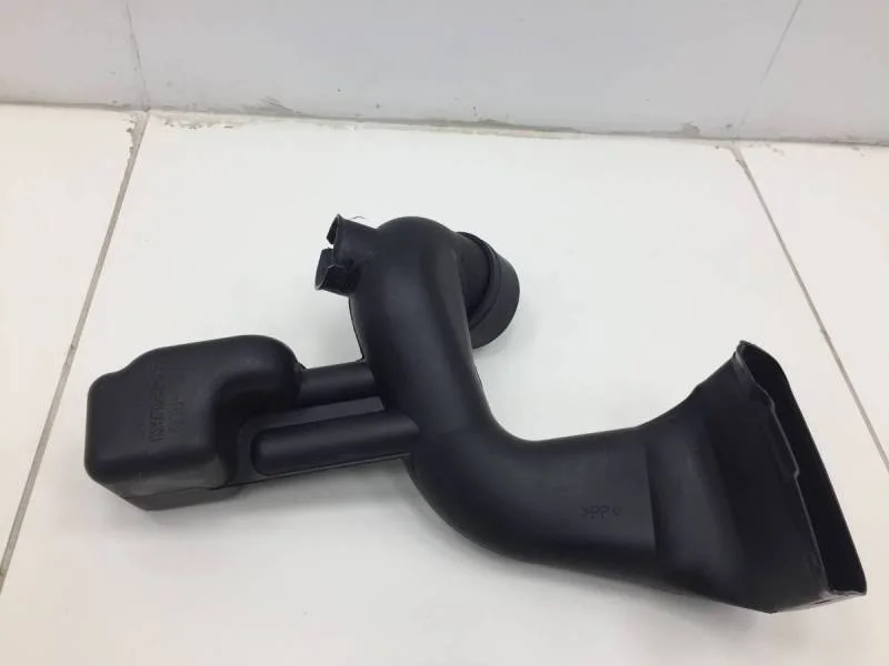 Воздухозаборник (внутри) Suzuki Grand Vitara 2005-2015