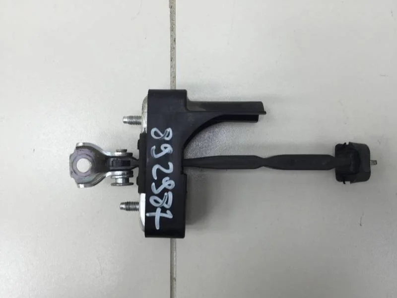 Ограничитель двери Toyota Land Cruiser (J200) 2007-2015