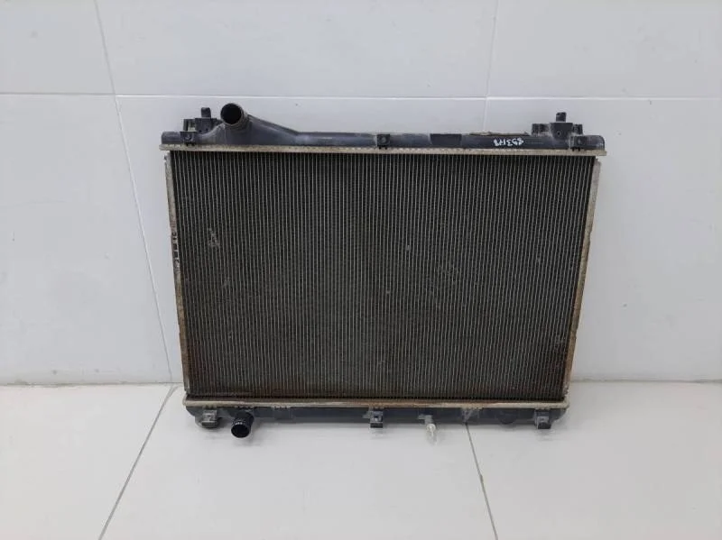 Радиатор охлаждения двигателя Suzuki Grand Vitara 2005-2015