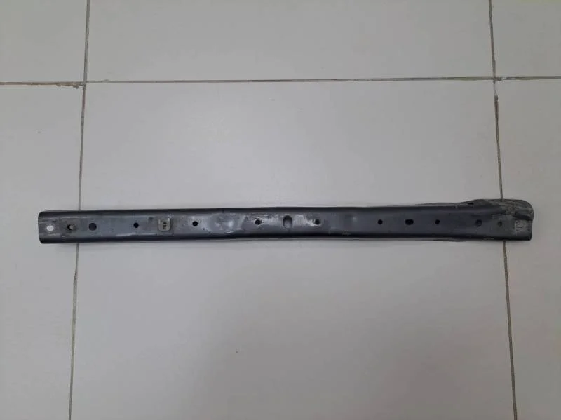 Усилитель переднего бампера Suzuki Grand Vitara 2005-2015