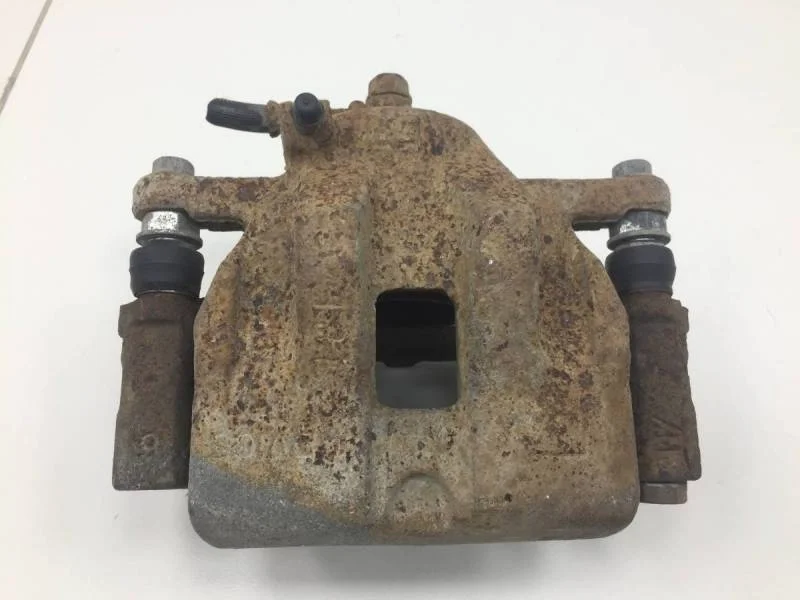 Суппорт передний левый Suzuki Grand Vitara 2005-2015