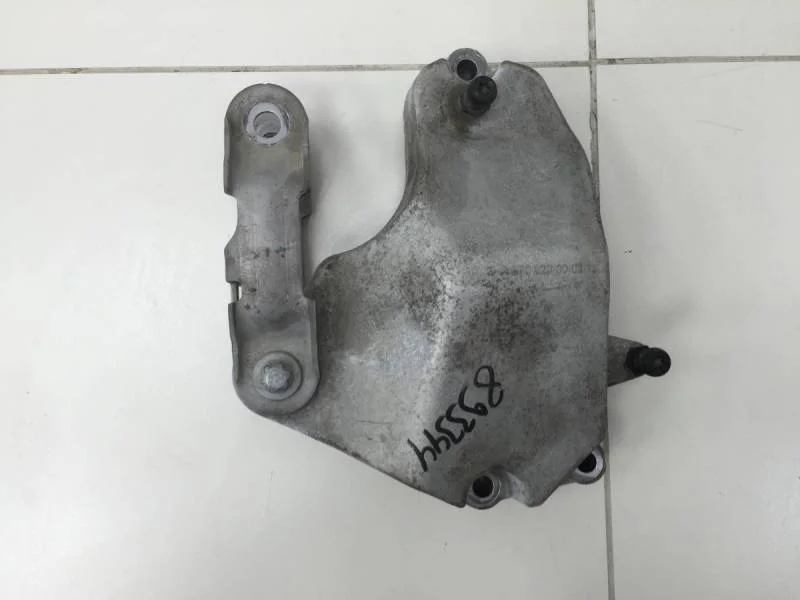 Кронштейн двигателя правый Infiniti Q30/QX30 (H15) 2016>