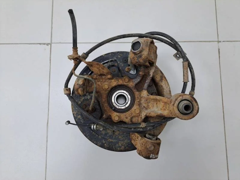 Кулак поворотный задний левый Suzuki Grand Vitara 2005-2015