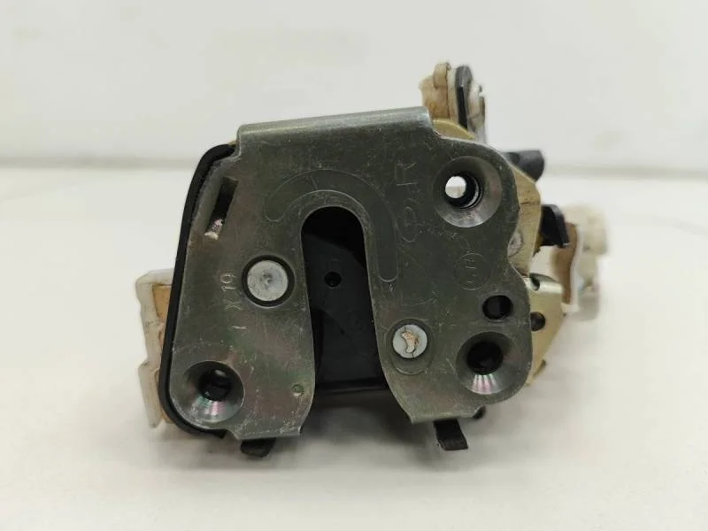 Замок двери задней правой Nissan Almera Classic (B10) 2006-2013